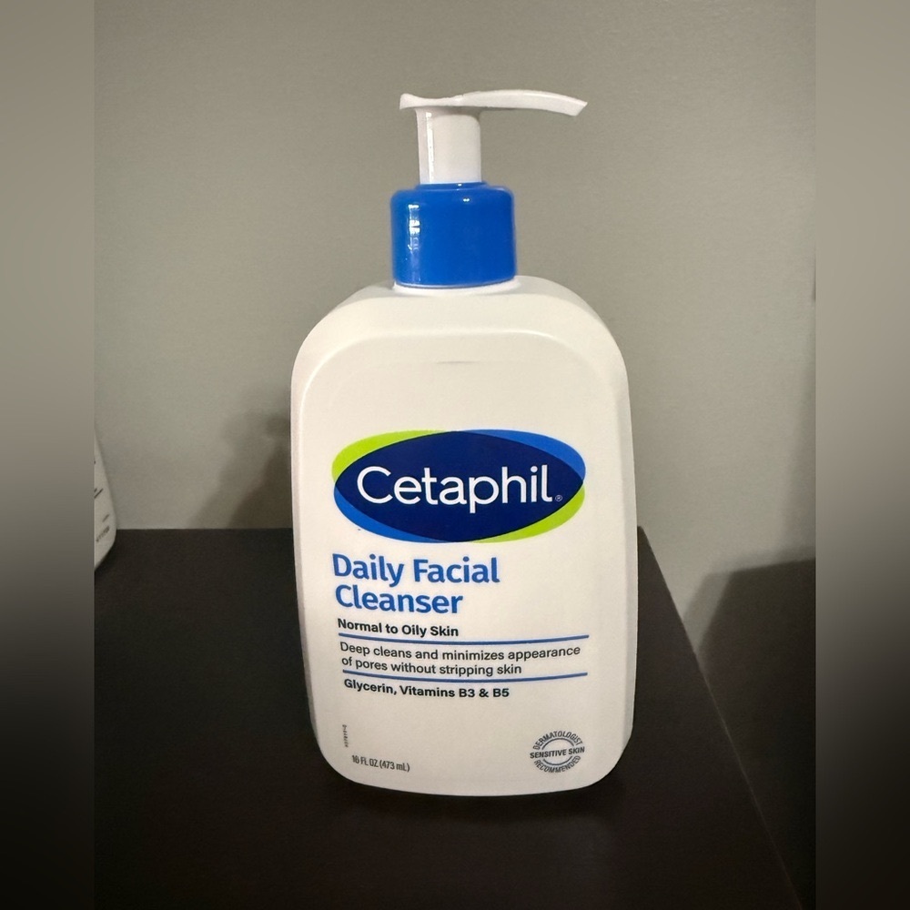Cetaphil Daily Facial Cleanser 16oz NWT